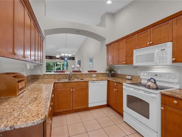 6234 Mandalay CIR, Unit 57, NAPLES, FL 34112