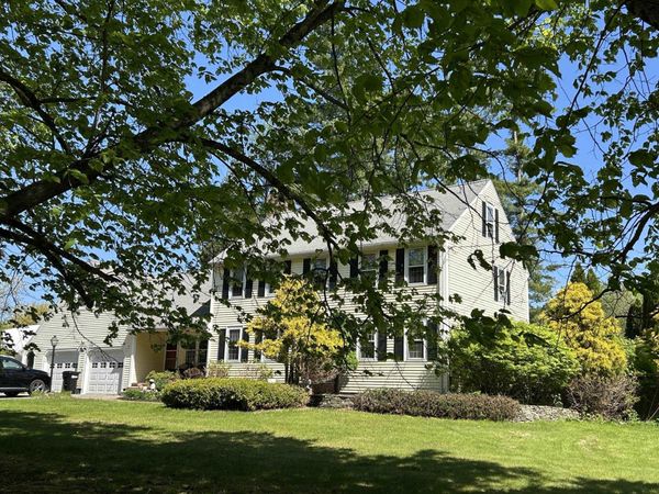 9 Oak Ridge Road, Kensington, NH 03833