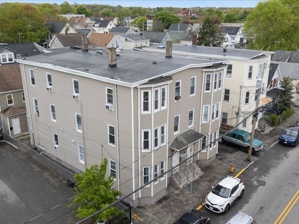 246-258 Salem St, Lawrence, MA 01843