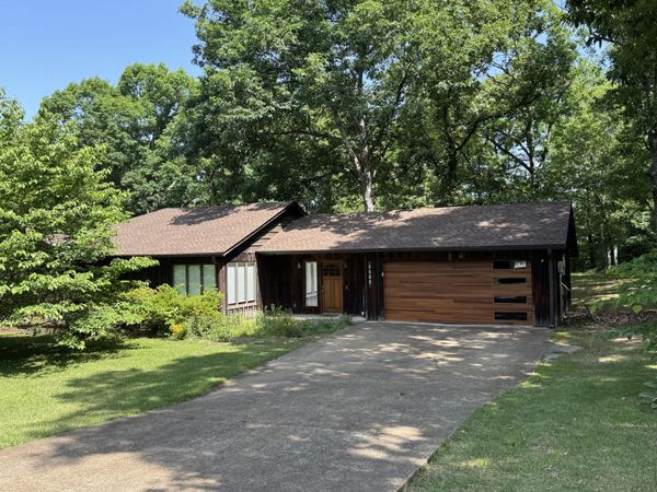 2985 Shade Tree Drive, Batesville, AR 72501