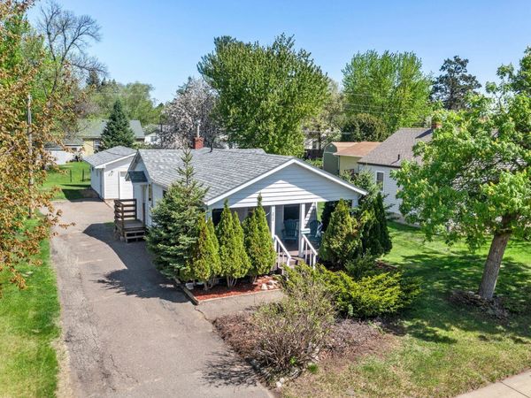 212 4th Avenue NE, Cambridge, MN 55008