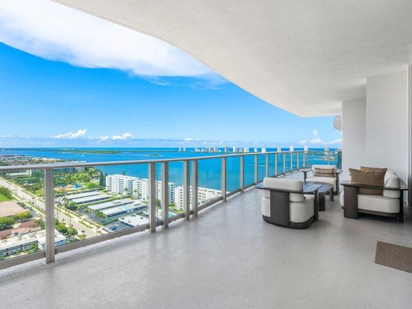 220 Lake Shore Drive, Unit 2109, Lake Park, FL 33403