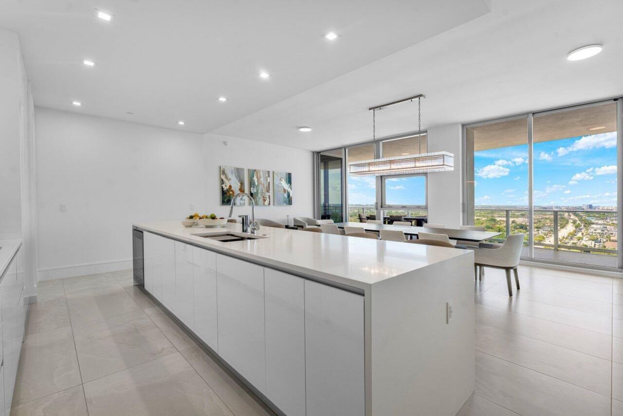 220 Lake Shore Drive, Unit 2109, Lake Park, FL 33403 Photo