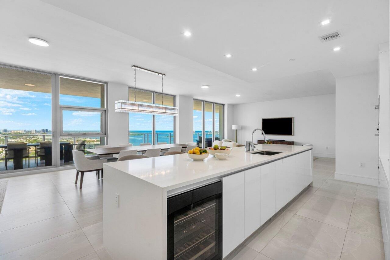 220 Lake Shore Drive, Unit 2109, Lake Park, FL 33403 Photo
