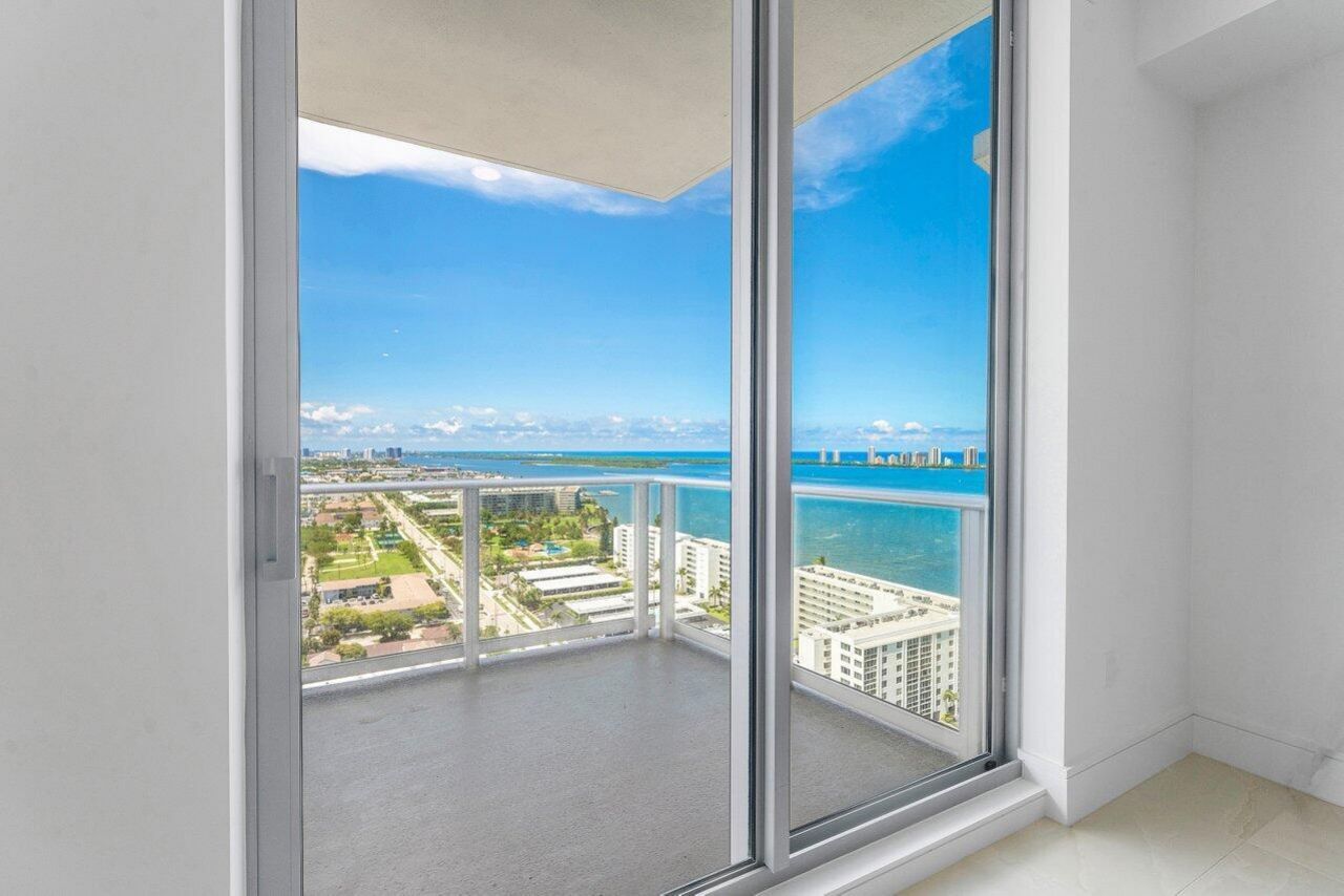220 Lake Shore Drive, Unit 2109, Lake Park, FL 33403 Photo