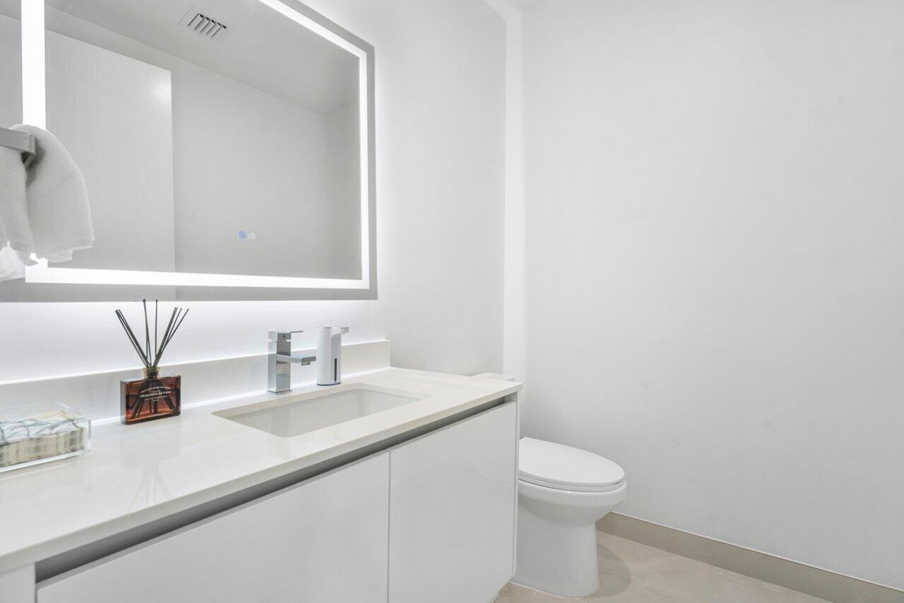 220 Lake Shore Drive, Unit 2109, Lake Park, FL 33403 Photo