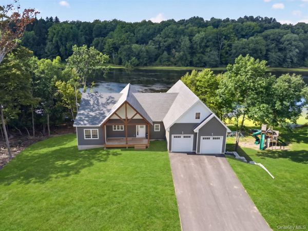 86 Shore Boulevard, Slate Hill, NY 10973
