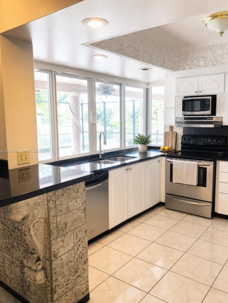 2160 NW 82nd Ter, Sunrise, FL 33322 Photo