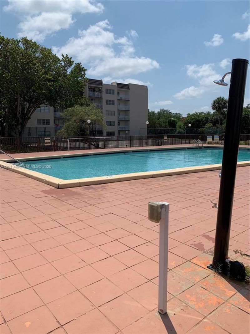6950 Miami Gardens Dr , Unit 2-211, Hialeah, FL 33015 Photo