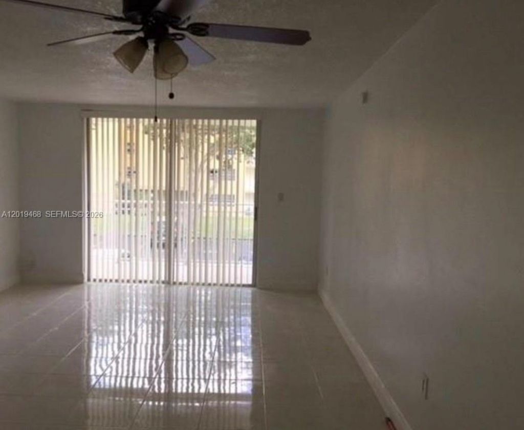 6950 Miami Gardens Dr , Unit 2-211, Hialeah, FL 33015 Photo