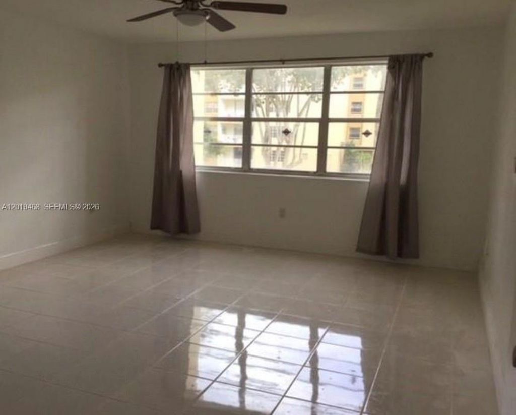 6950 Miami Gardens Dr , Unit 2-211, Hialeah, FL 33015 Photo