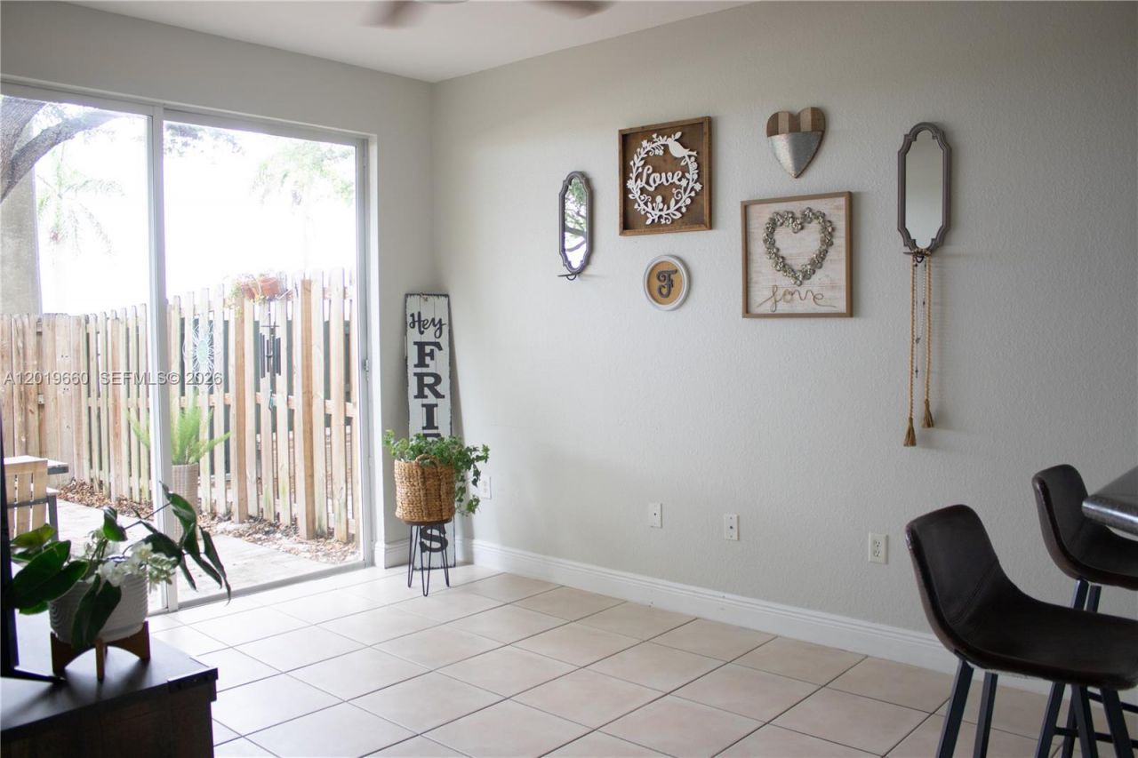14909 SW 8th Ter, Miami, FL 33194 Photo