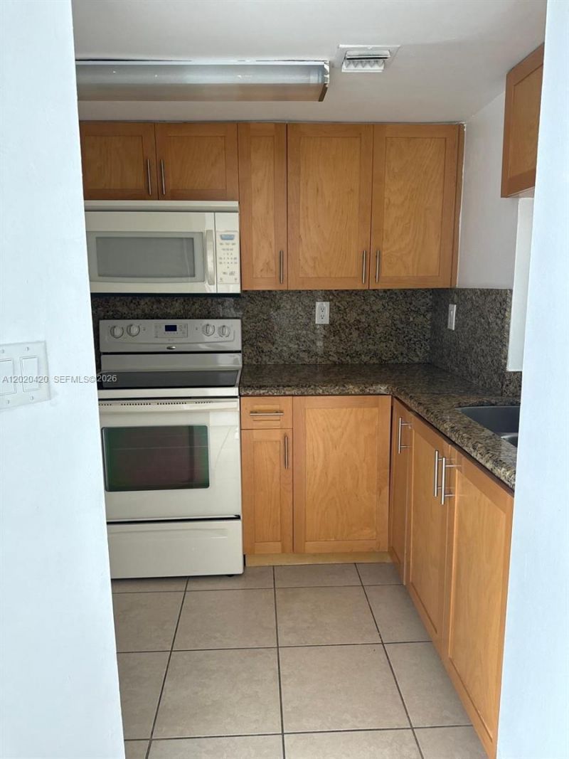 8275 SW 152nd Ave , Unit D-302, Miami, FL 33193 Photo