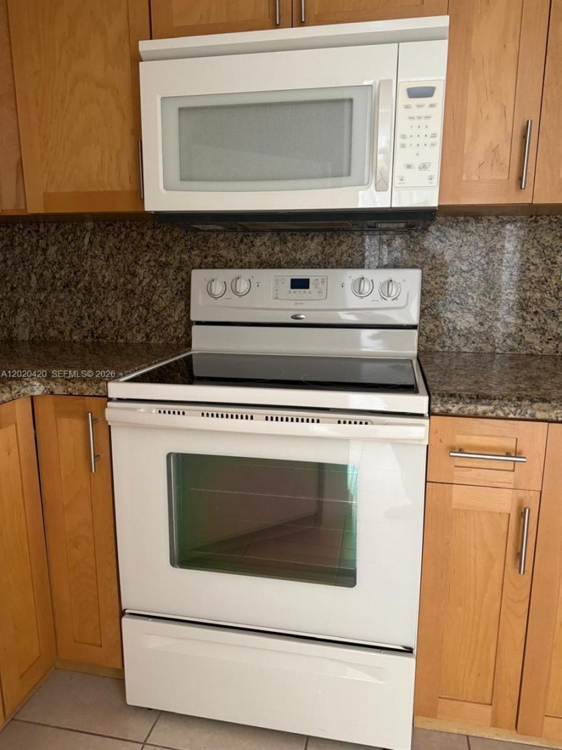 8275 SW 152nd Ave , Unit D-302, Miami, FL 33193 Photo