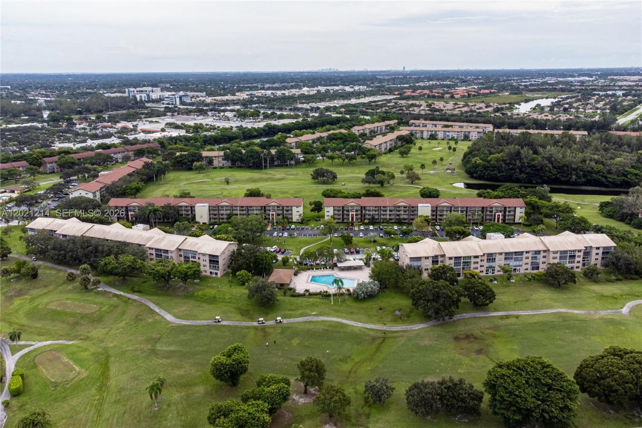 300 SW 130th Ter , Unit 110B, Pembroke Pines, FL 33027 Photo