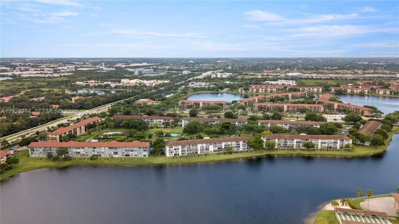 300 SW 130th Ter , Unit 110B, Pembroke Pines, FL 33027 Photo