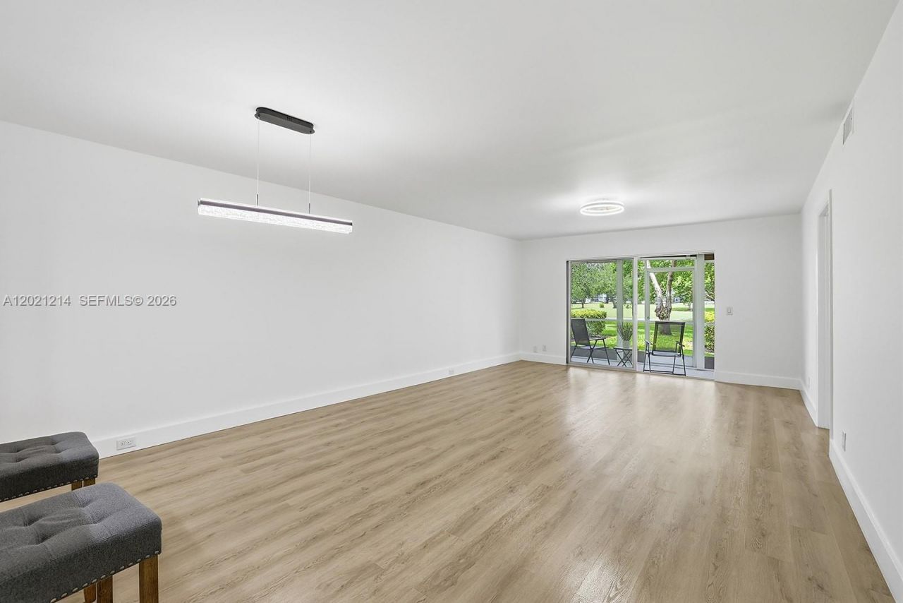 300 SW 130th Ter , Unit 110B, Pembroke Pines, FL 33027 Photo