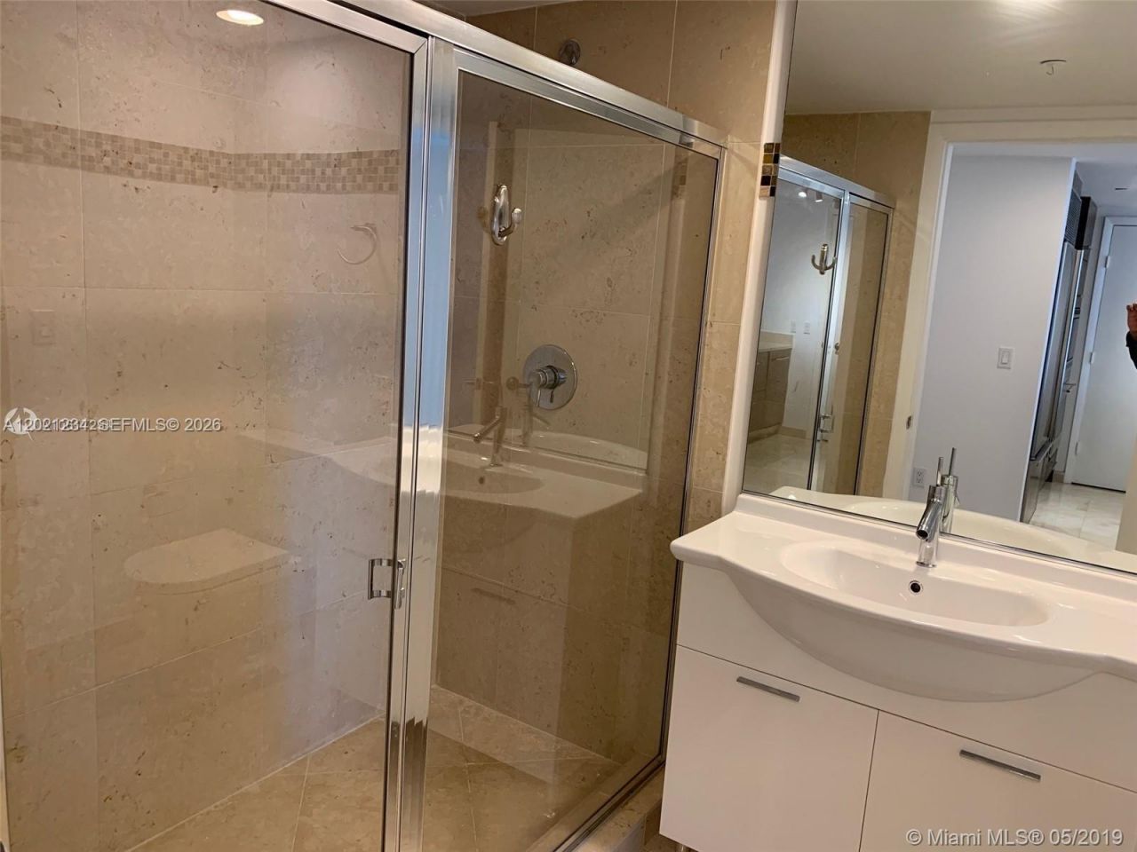 475 Brickell Ave , Unit 1813, Miami, FL 33131 Photo