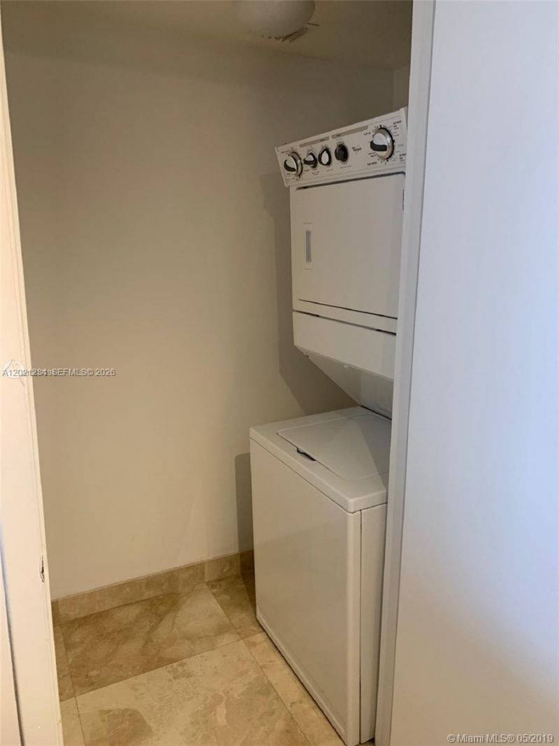 475 Brickell Ave , Unit 1813, Miami, FL 33131 Photo