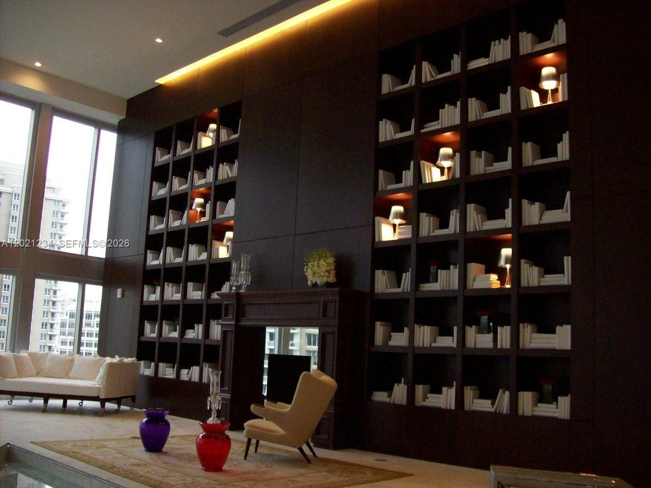 475 Brickell Ave , Unit 1813, Miami, FL 33131 Photo