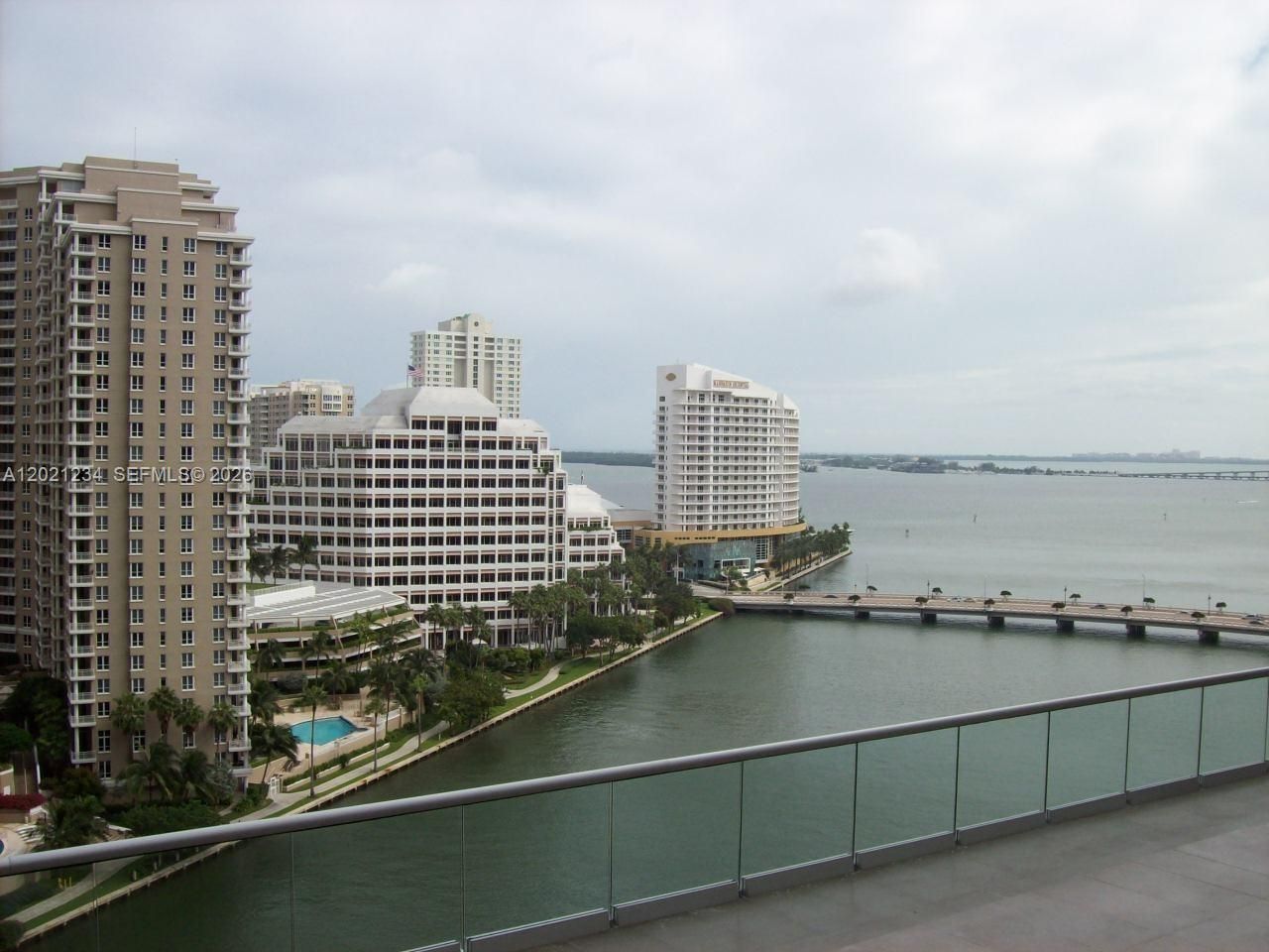 475 Brickell Ave , Unit 1813, Miami, FL 33131 Photo