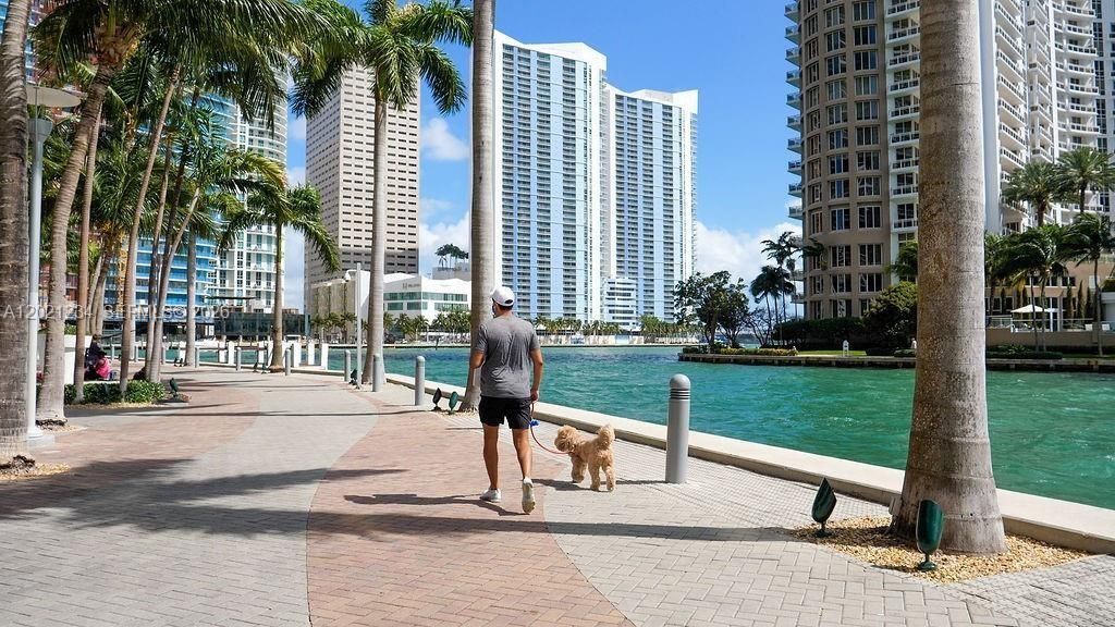 475 Brickell Ave , Unit 1813, Miami, FL 33131 Photo