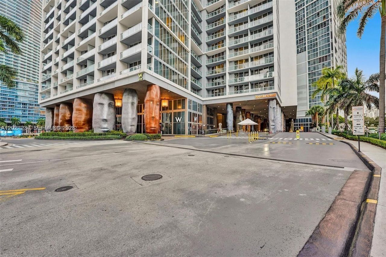 475 Brickell Ave , Unit 1813, Miami, FL 33131 Photo