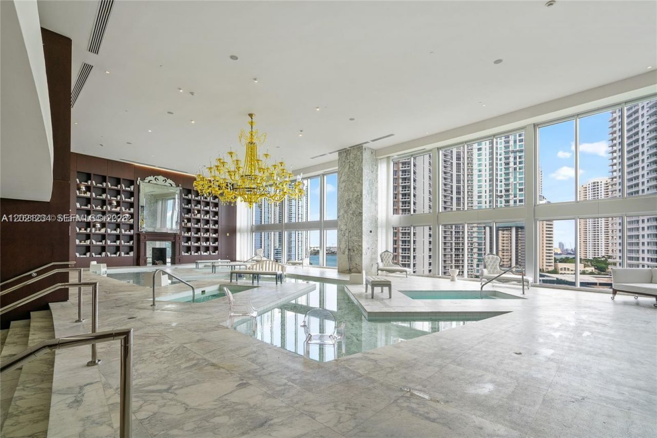 475 Brickell Ave , Unit 1813, Miami, FL 33131 Photo