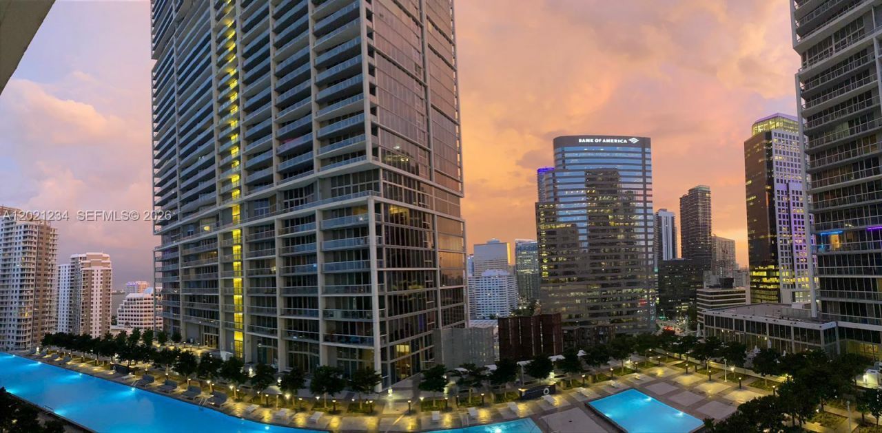 475 Brickell Ave , Unit 1813, Miami, FL 33131 Photo