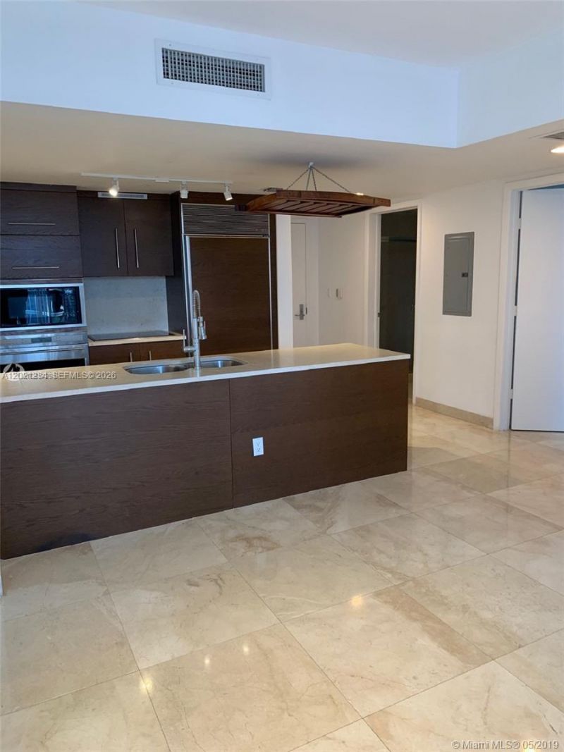 475 Brickell Ave , Unit 1813, Miami, FL 33131 Photo