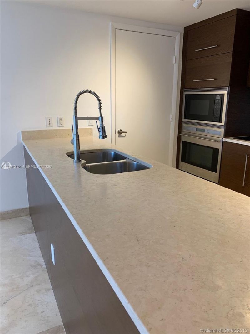 475 Brickell Ave , Unit 1813, Miami, FL 33131 Photo