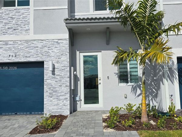 713 SE 13th St Cir , Homestead, FL 33034
