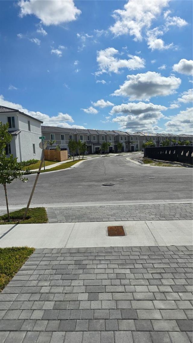 713 SE 13th St Cir , Homestead, FL 33034 Photo