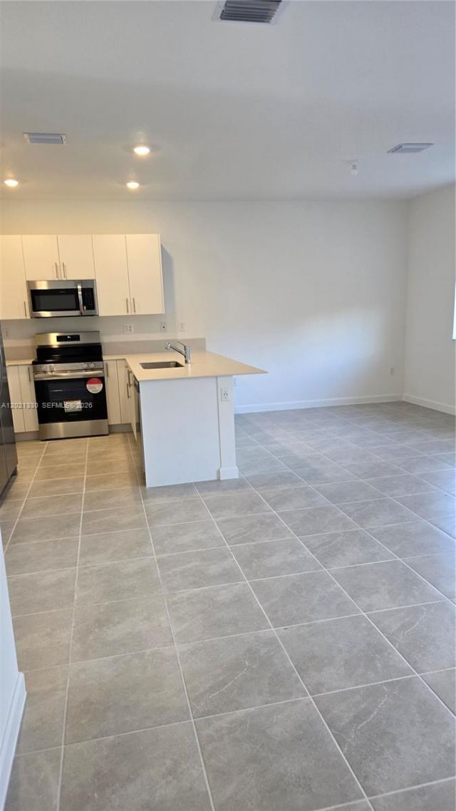 713 SE 13th St Cir , Homestead, FL 33034 Photo