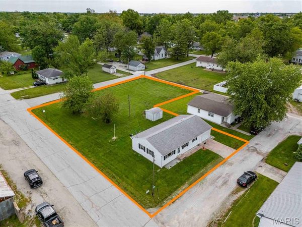 2 Garden Lane , Monroe City, MO 63456