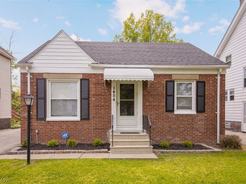 1454 E 196th Street, Euclid, OH 44117 Photo 1