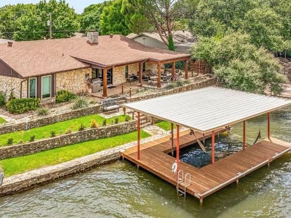 422 granada calle Court, Granbury, TX 76049