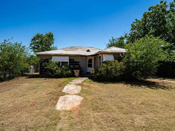 1821 Avenue K, Anson, TX 79501
