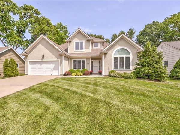 6424 W 100th Terrace, Overland Park, KS 66212