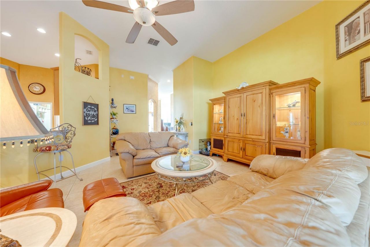 1648 Marina Lake Drive, Kissimmee, FL 34744 Photo
