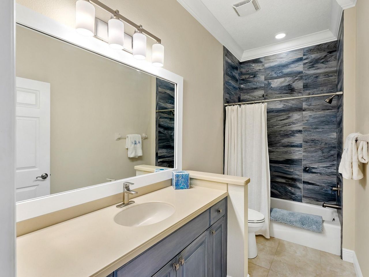 7210 Lake Forest Glen , Lakewood Ranch, FL 34202 Photo