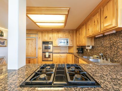 11448 Skislope Way, Truckee, CA 96161 Photo
