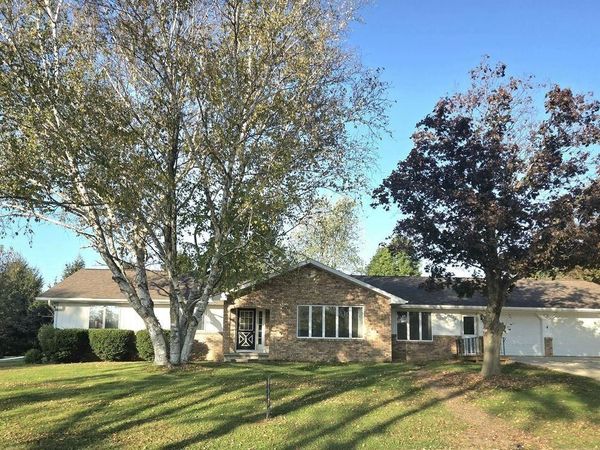 411 Westwood Drive, Strawberry Point, IA 52076