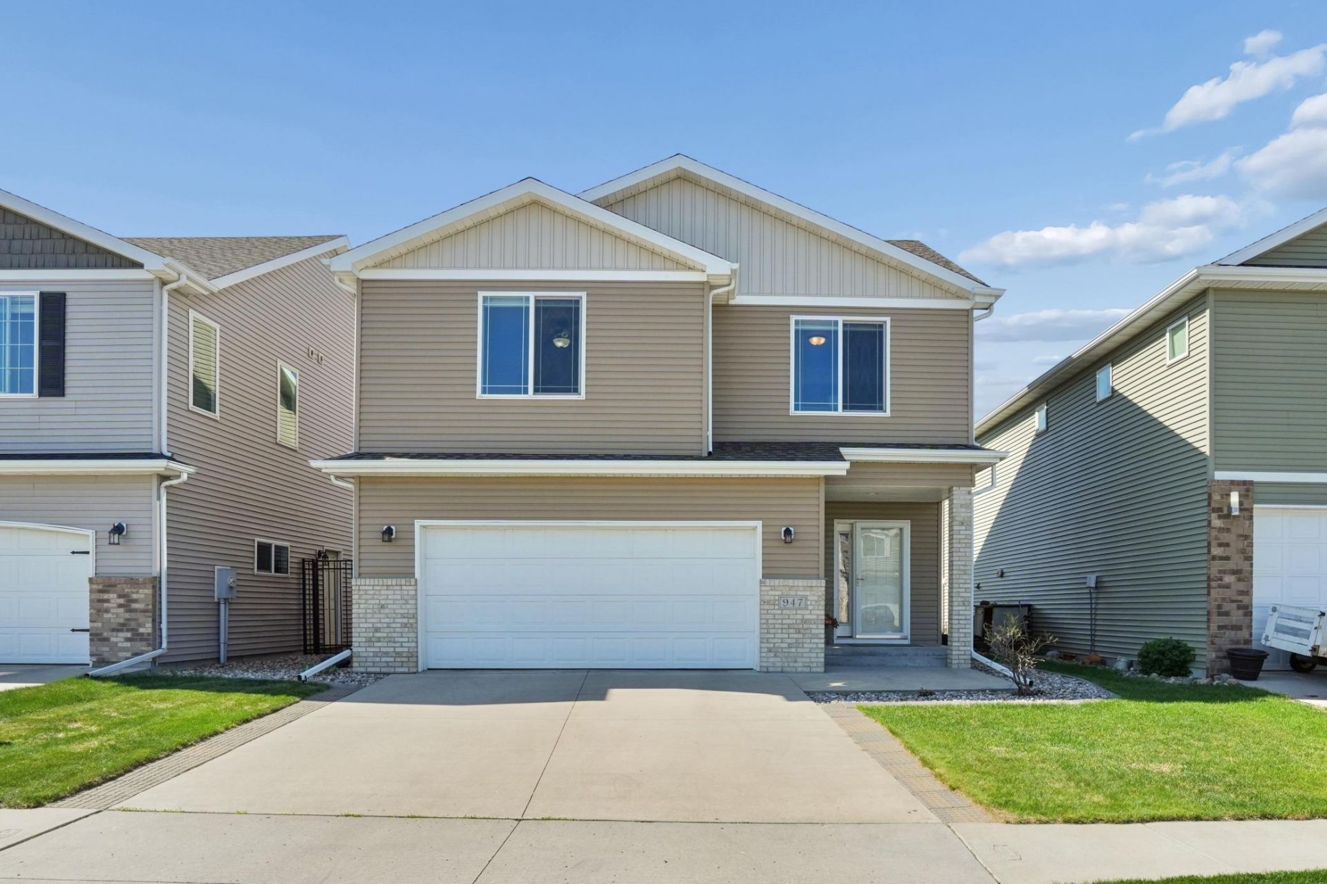 947 30th Avenue W, West Fargo, ND 58078