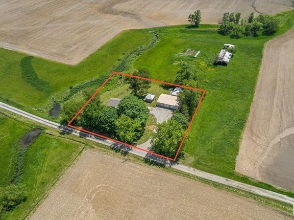 31651 WEST Avenue, Middletown, IL 62666