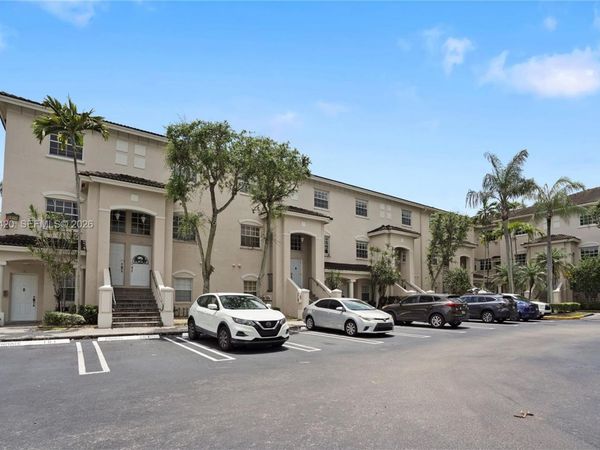 5610 NW 114th Pl , Unit 205, Doral, FL 33178