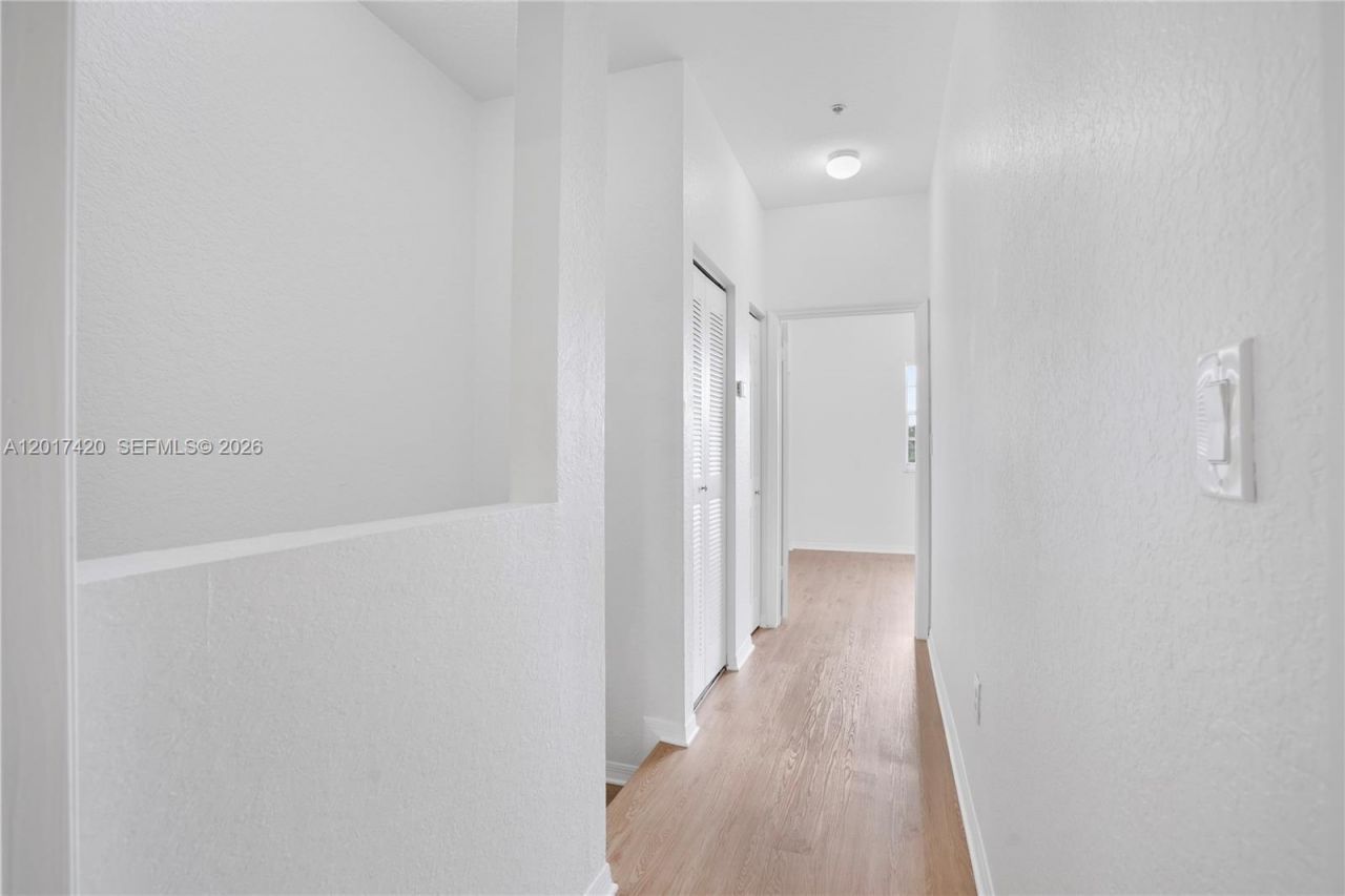 5610 NW 114th Pl , Unit 205, Doral, FL 33178 Photo