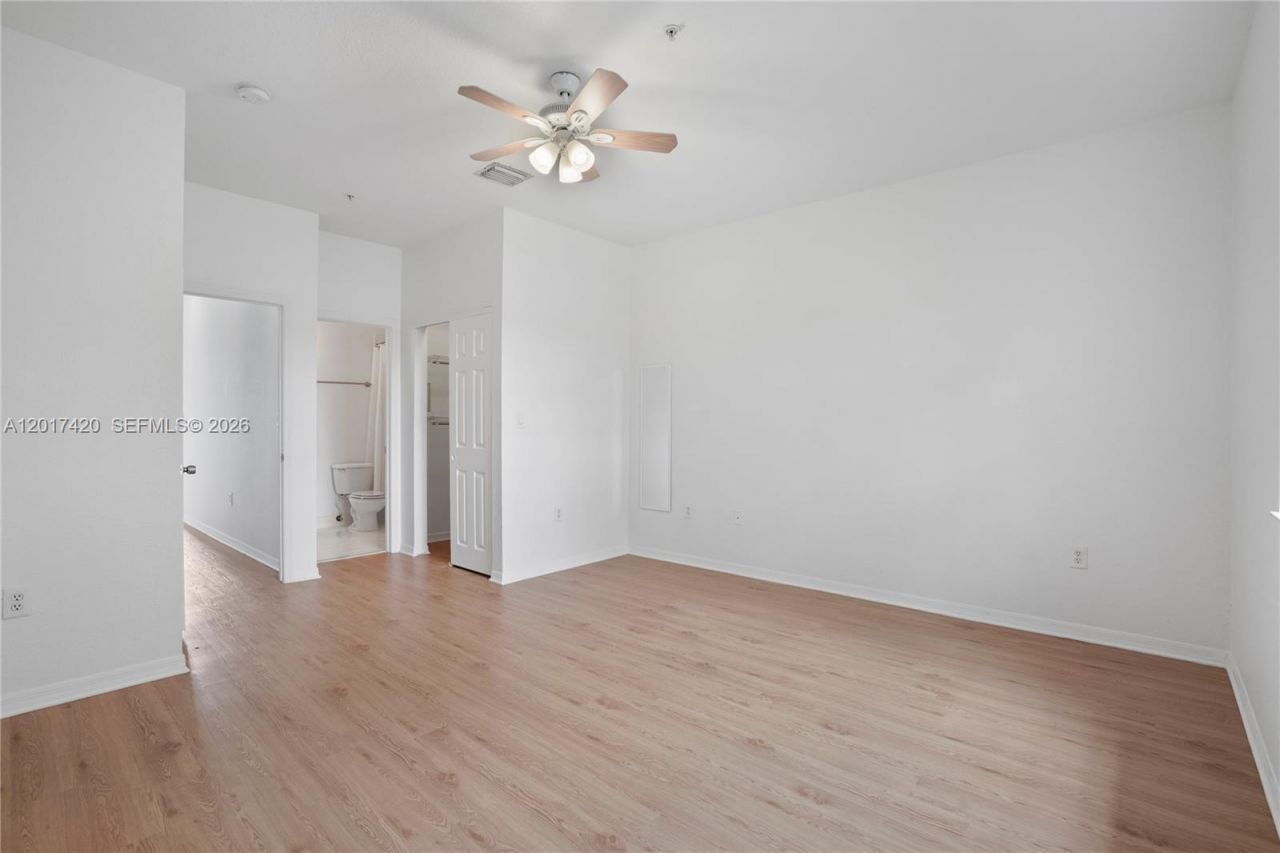 5610 NW 114th Pl , Unit 205, Doral, FL 33178 Photo