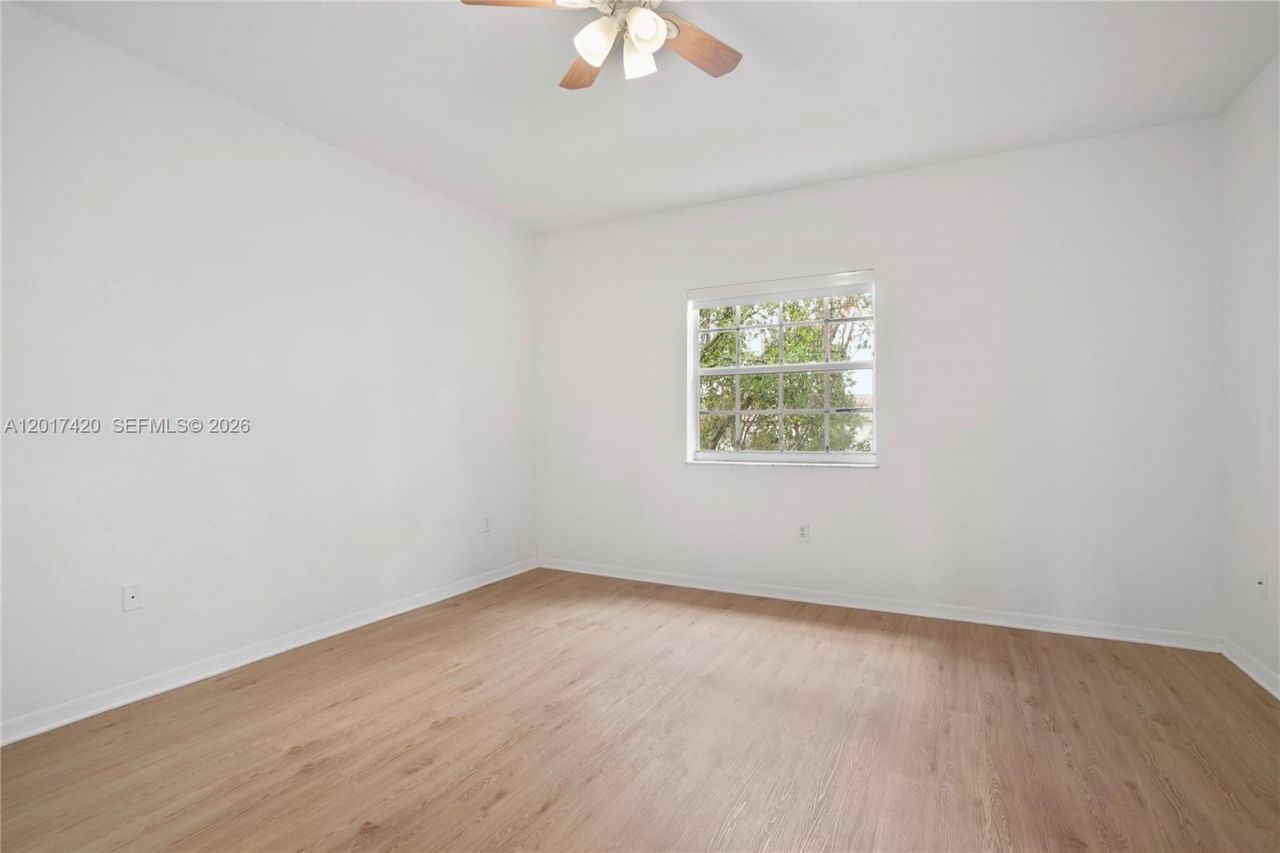 5610 NW 114th Pl , Unit 205, Doral, FL 33178 Photo