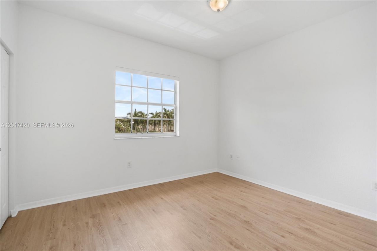 5610 NW 114th Pl , Unit 205, Doral, FL 33178 Photo